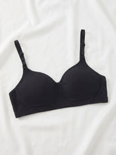 Comfortable Wireless Soft Cup Solid Bra